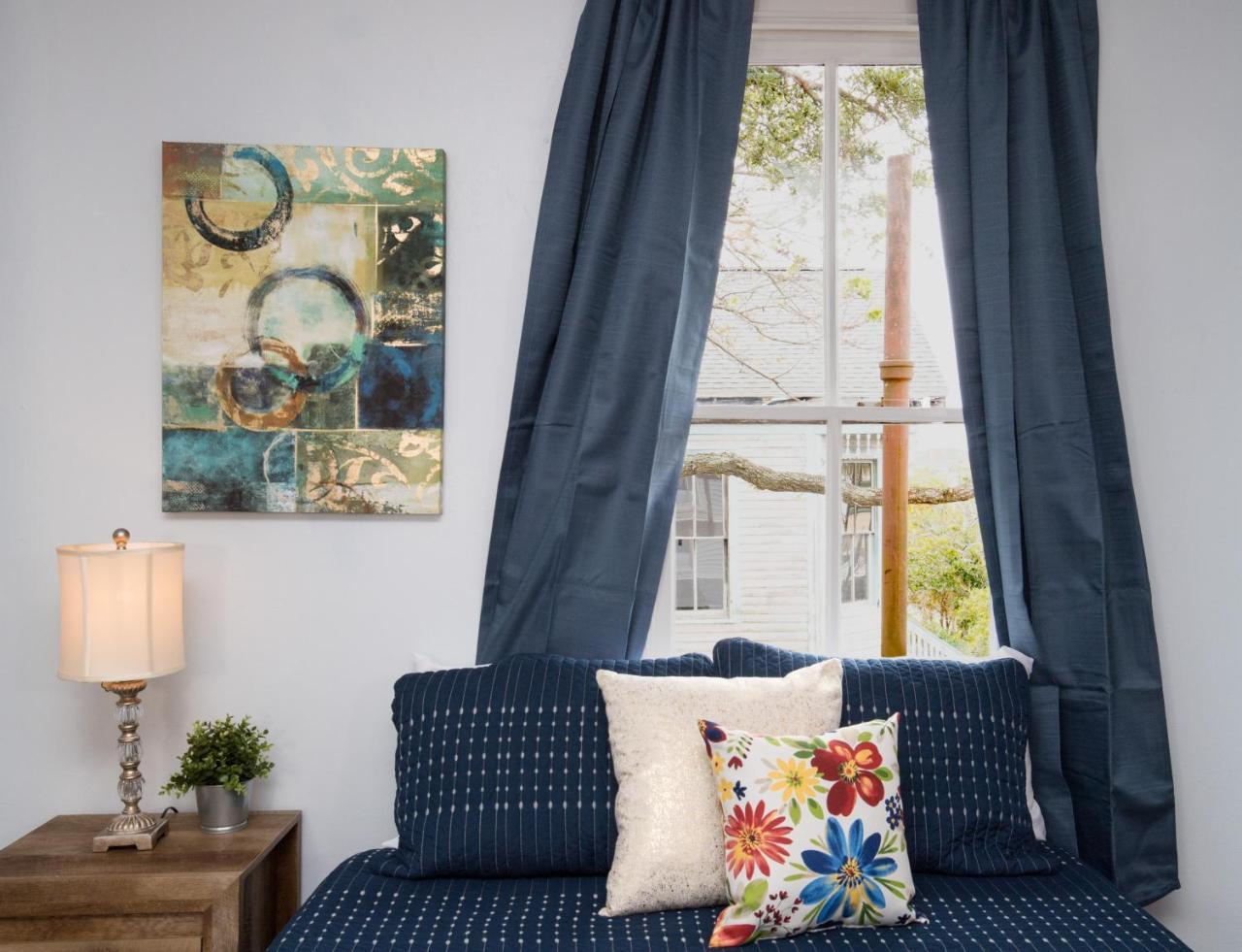 Beautiful Two-Story In Central Galveston, Short Walk To Beach, Near Downtown! | Seas The Breeze Villa ภายนอก รูปภาพ