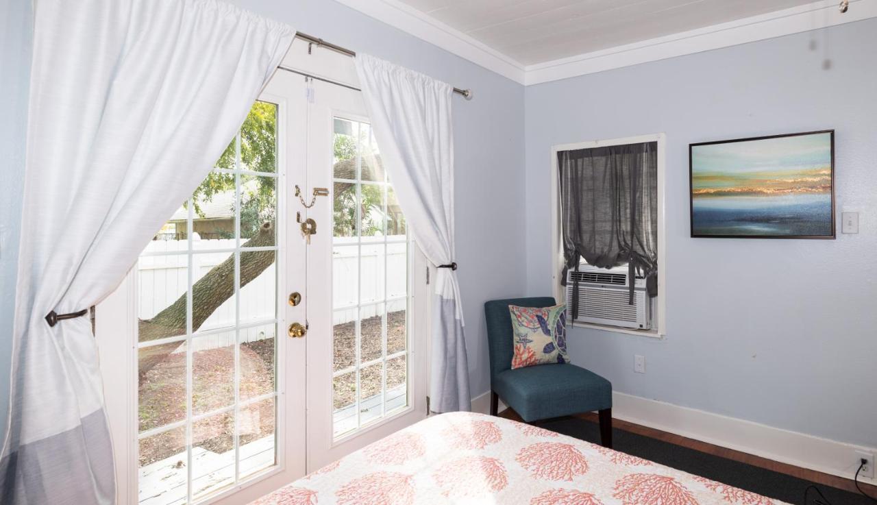 Beautiful Two-Story In Central Galveston, Short Walk To Beach, Near Downtown! | Seas The Breeze Villa ภายนอก รูปภาพ