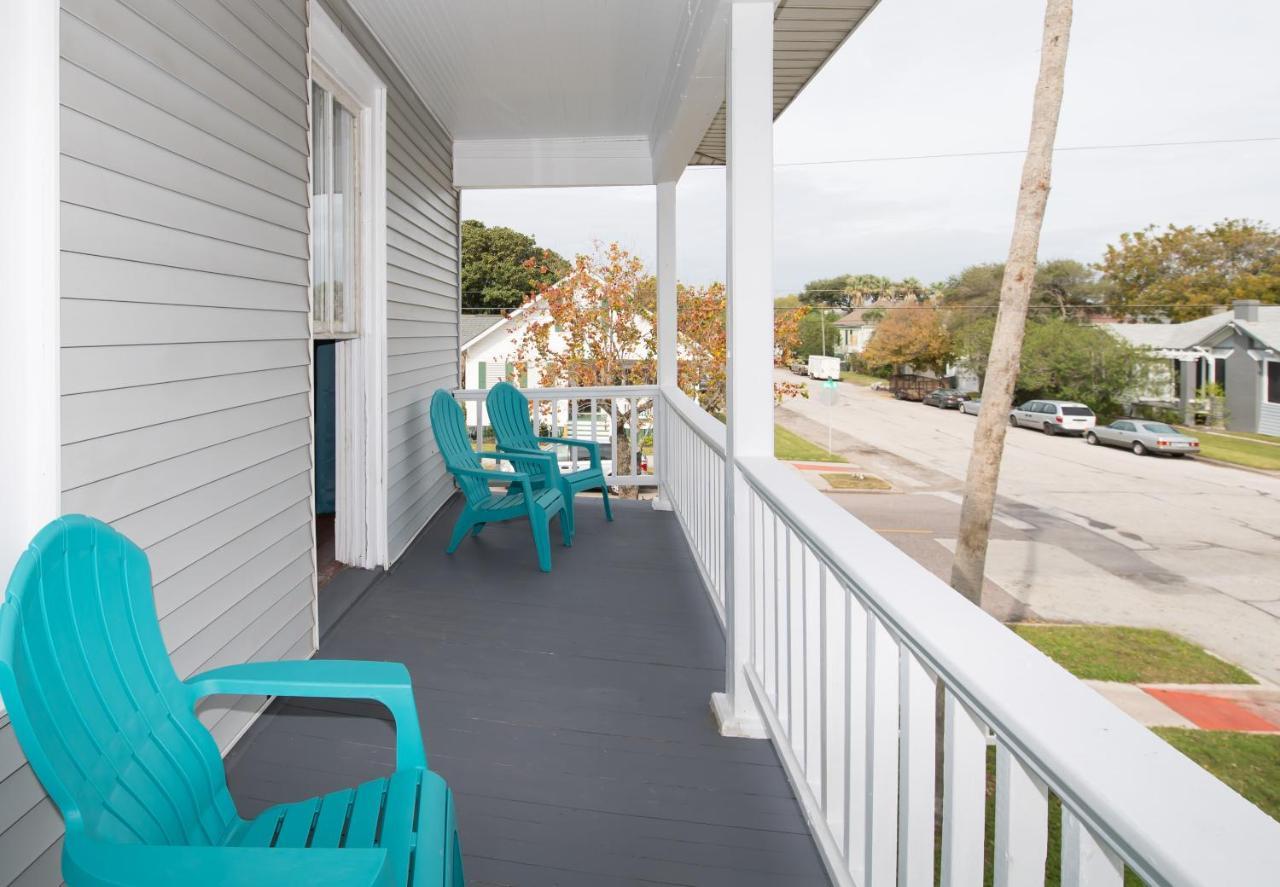 Beautiful Two-Story In Central Galveston, Short Walk To Beach, Near Downtown! | Seas The Breeze Villa ภายนอก รูปภาพ
