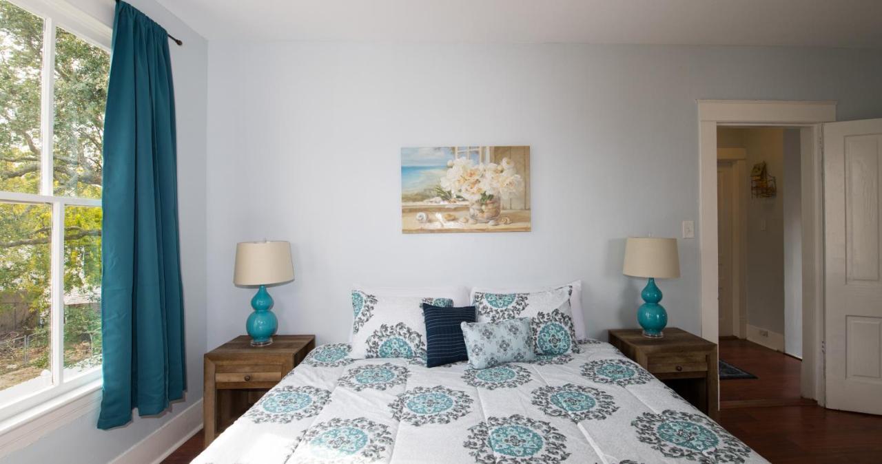 Beautiful Two-Story In Central Galveston, Short Walk To Beach, Near Downtown! | Seas The Breeze Villa ภายนอก รูปภาพ