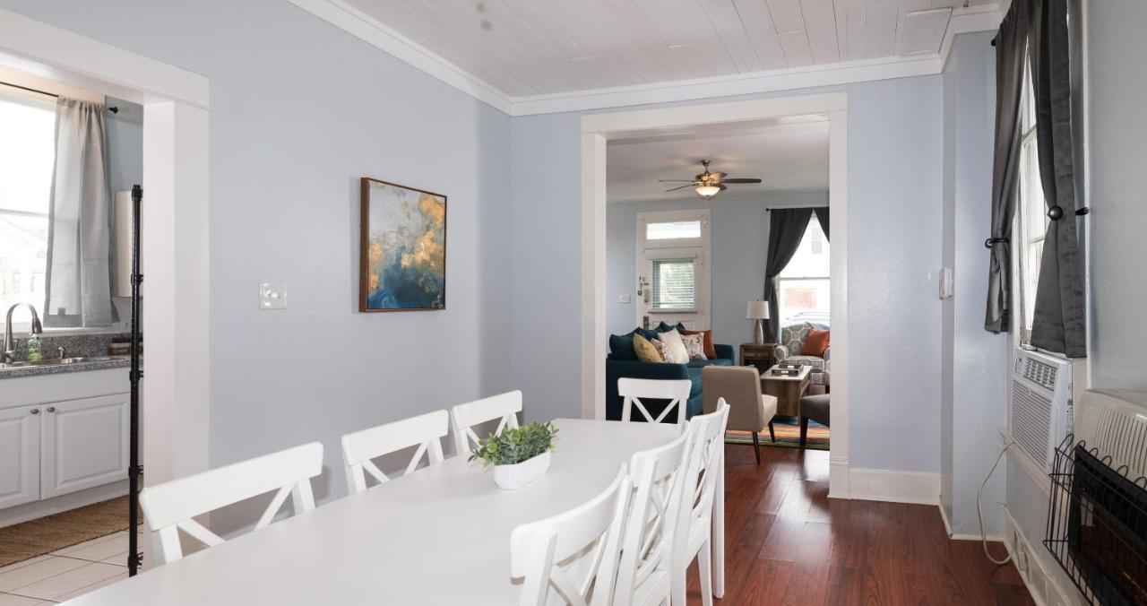 Beautiful Two-Story In Central Galveston, Short Walk To Beach, Near Downtown! | Seas The Breeze Villa ภายนอก รูปภาพ