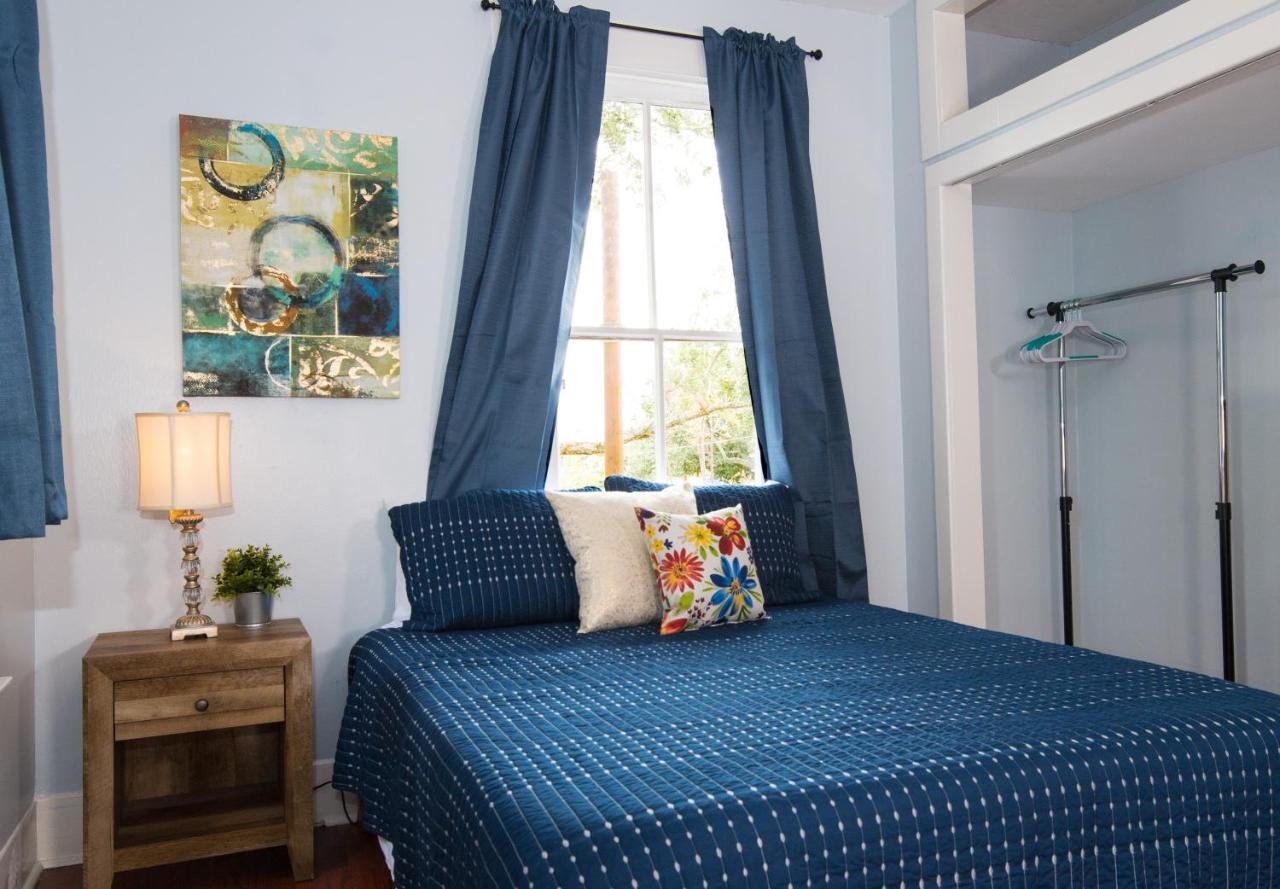 Beautiful Two-Story In Central Galveston, Short Walk To Beach, Near Downtown! | Seas The Breeze Villa ภายนอก รูปภาพ