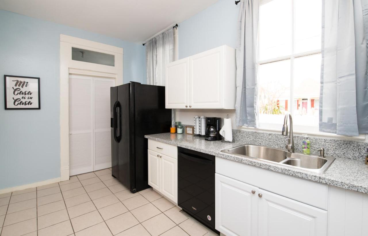 Beautiful Two-Story In Central Galveston, Short Walk To Beach, Near Downtown! | Seas The Breeze Villa ภายนอก รูปภาพ